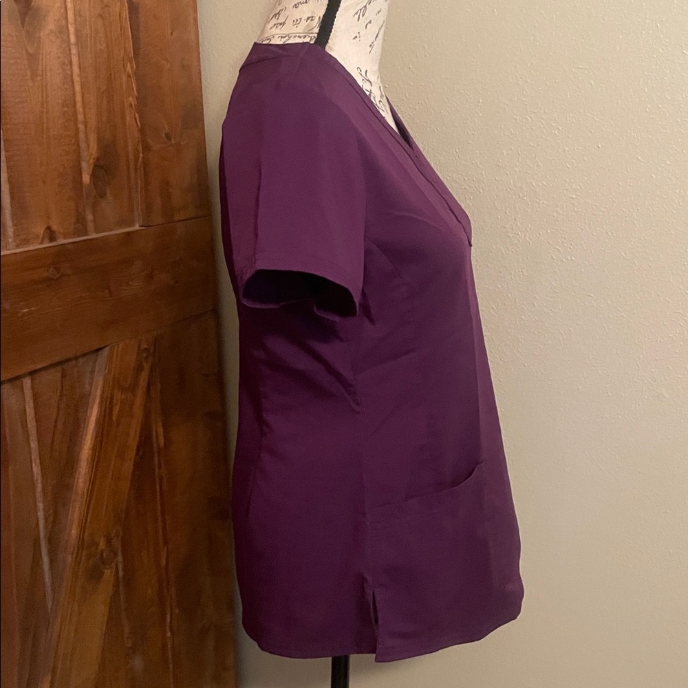 healing hands Purple Label V-neck Scrub Set in Deep Plum - Picture 3 of 11